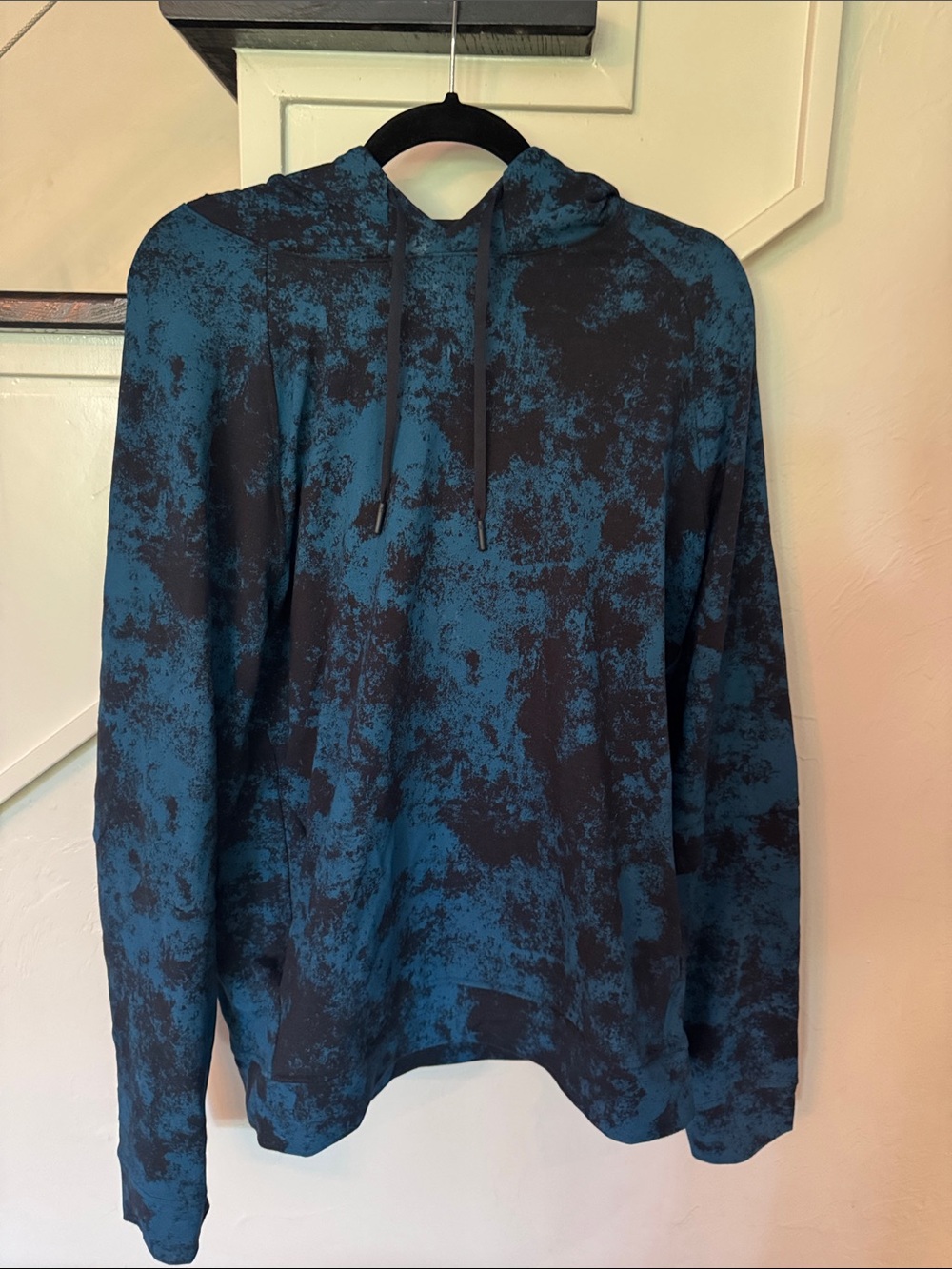 lululemon athletica Men's Teal and Black Patterned Hooded Pullover